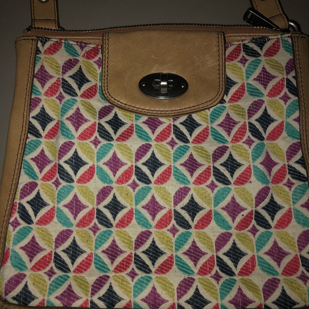 Beautiful Fossil crossbody leather purse.